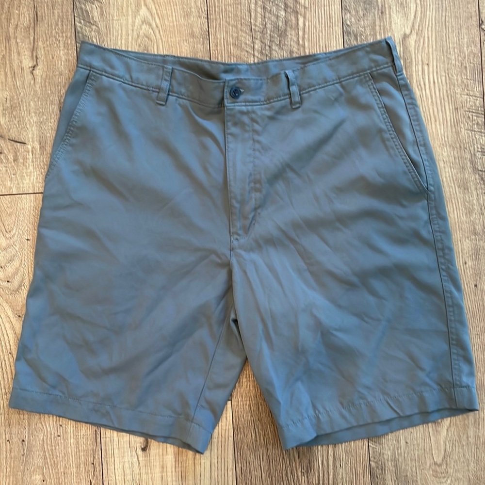 PGA tour mens size 36 shorts.